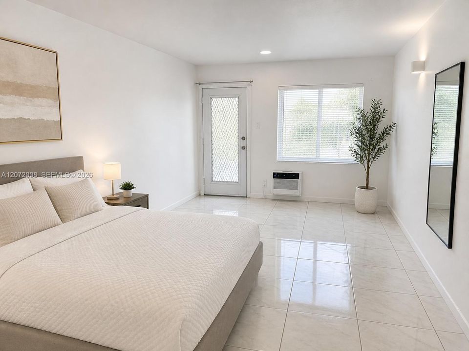 For Rent: $1,550 (0 beds, 1 baths, 370 Square Feet)
