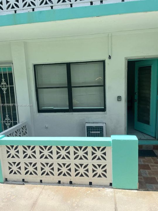 For Rent: $1,550 (0 beds, 1 baths, 370 Square Feet)