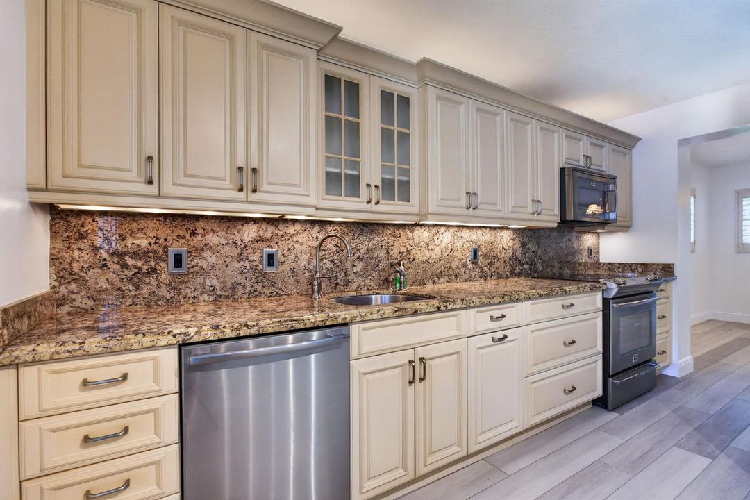 10-web-or-mls-1606 A1-0687