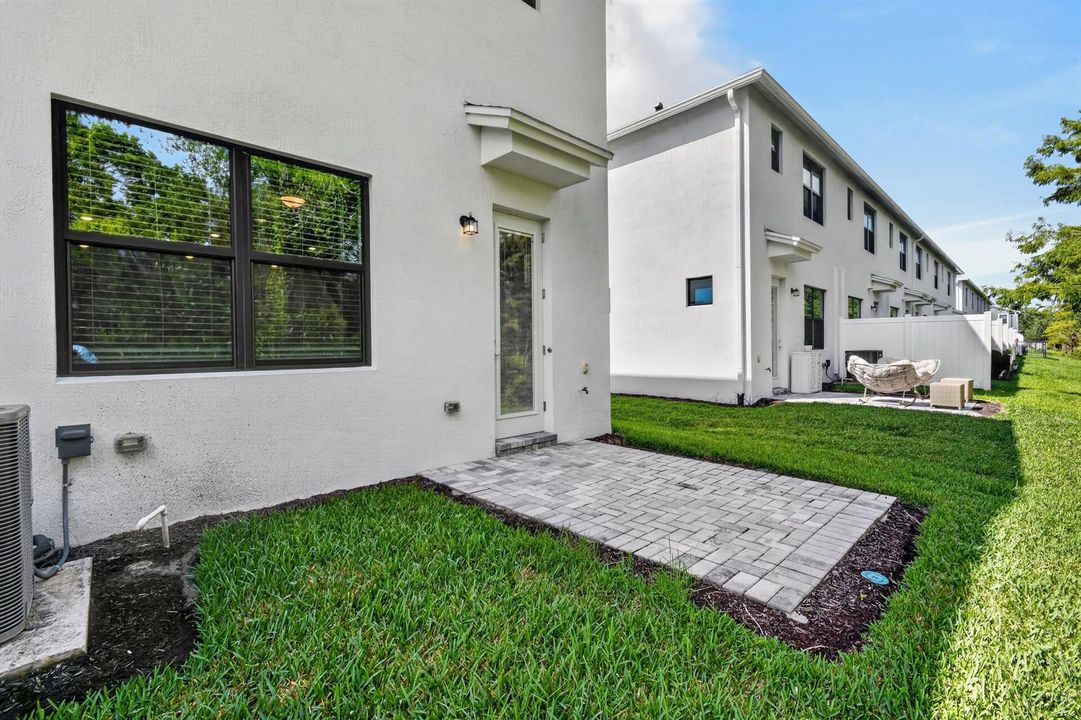 293SWSallyWay(44)