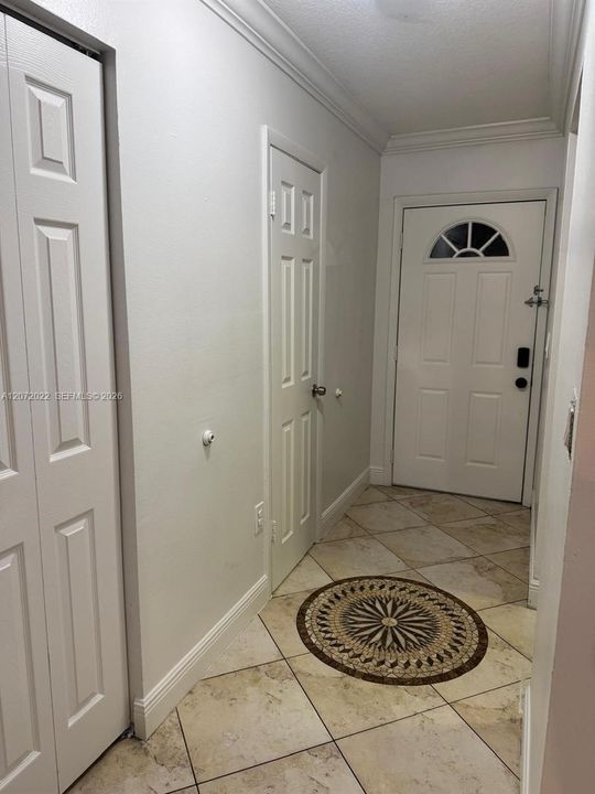 For Sale: $329,000 (2 beds, 2 baths, 1096 Square Feet)