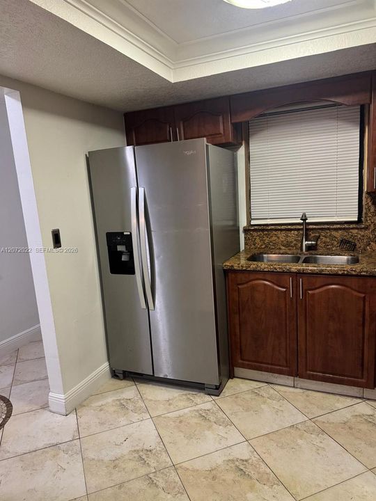 For Sale: $329,000 (2 beds, 2 baths, 1096 Square Feet)