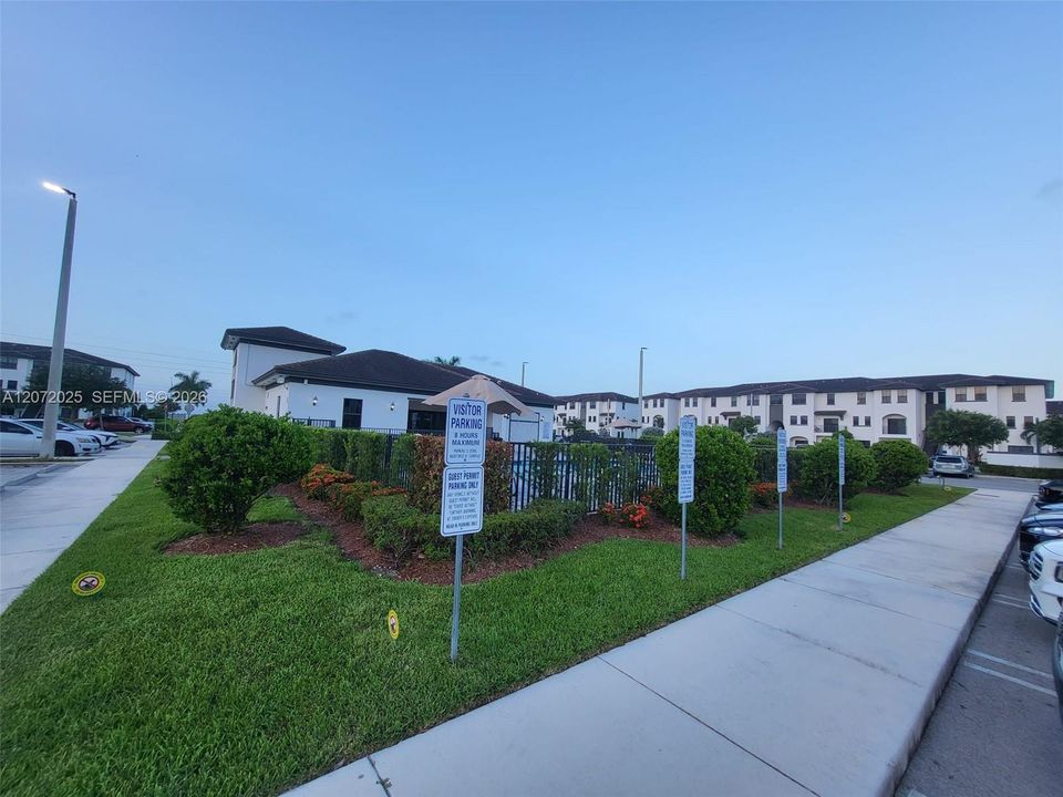 For Rent: $2,800 (3 beds, 2 baths, 1486 Square Feet)