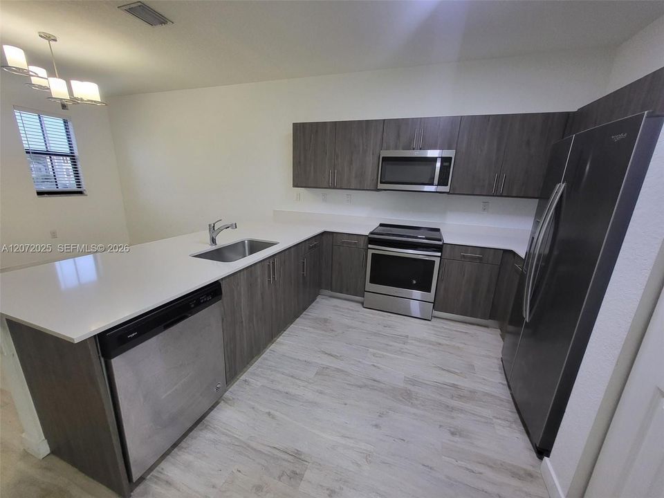 For Rent: $2,800 (3 beds, 2 baths, 1486 Square Feet)