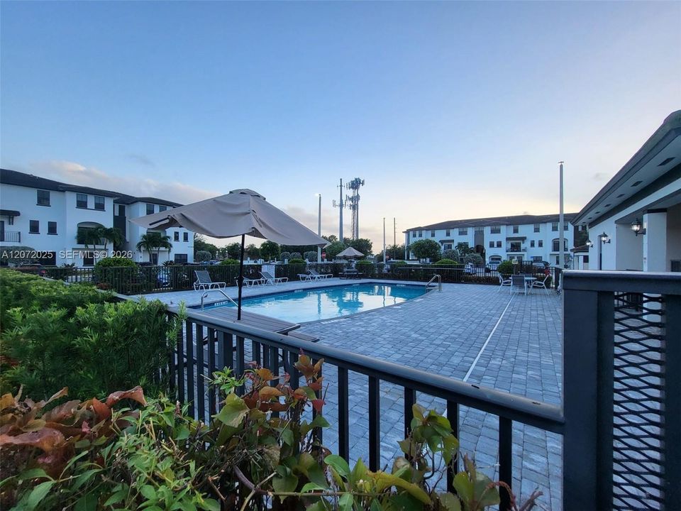 For Rent: $2,800 (3 beds, 2 baths, 1486 Square Feet)