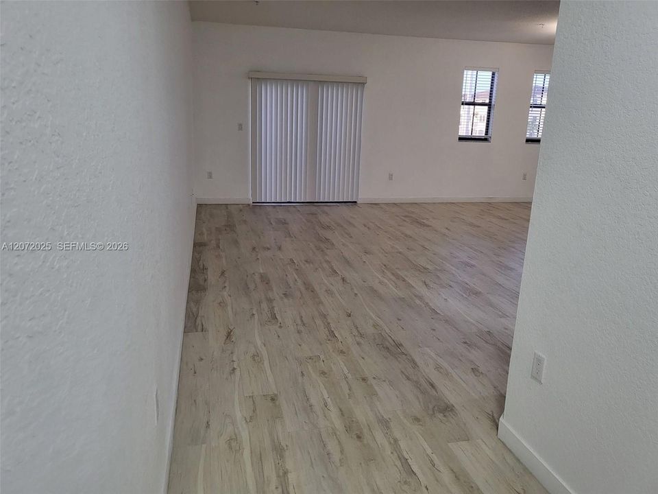 For Rent: $2,800 (3 beds, 2 baths, 1486 Square Feet)