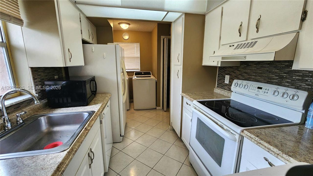В аренду: $2,150 (2 спален, 2 ванн, 1040 Квадратных фут)