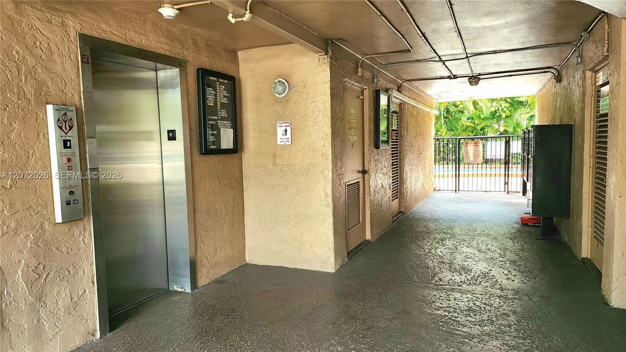 В аренду: $2,150 (2 спален, 2 ванн, 1040 Квадратных фут)