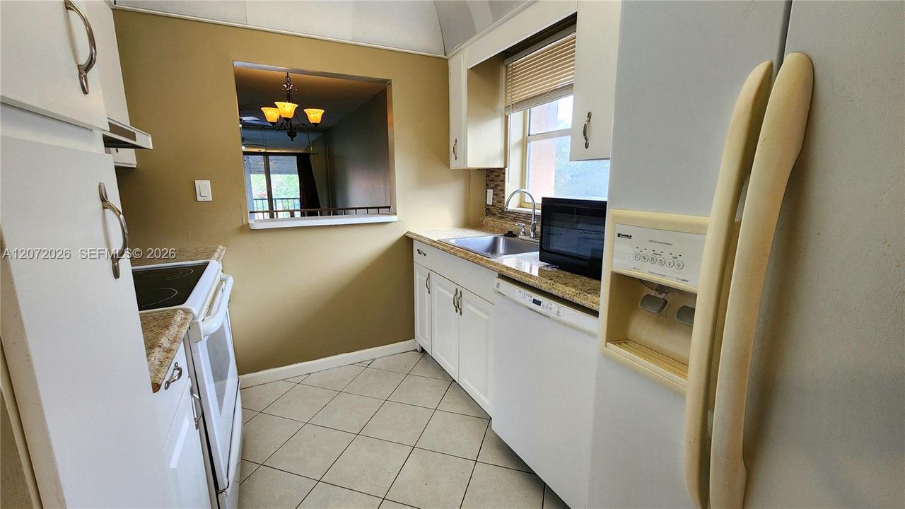 В аренду: $2,150 (2 спален, 2 ванн, 1040 Квадратных фут)