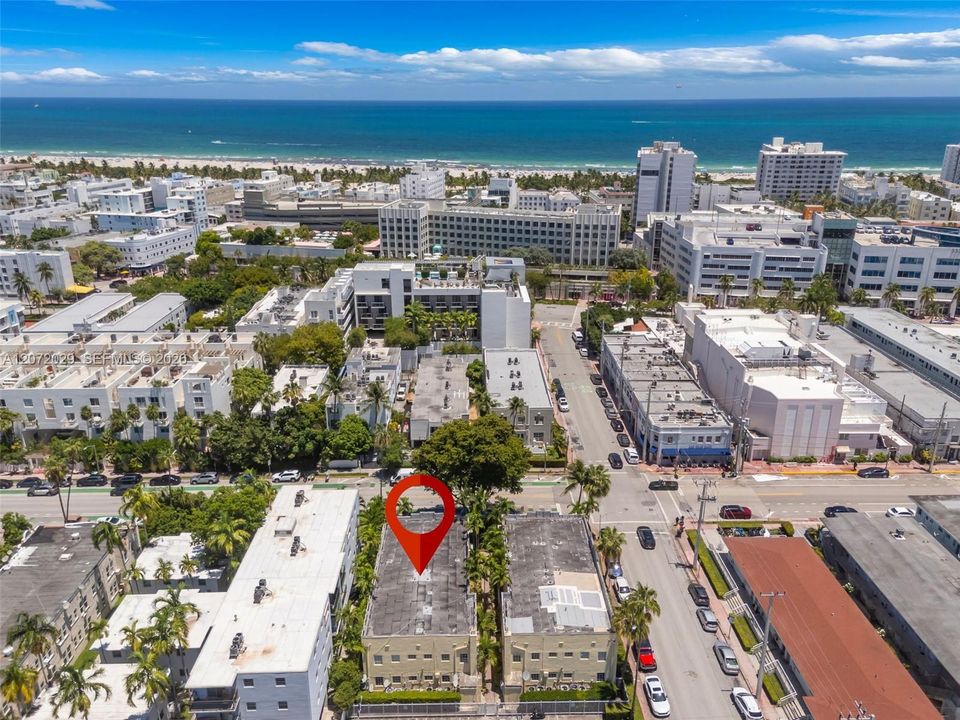 For Sale: $375,000 (2 beds, 2 baths, 825 Square Feet)