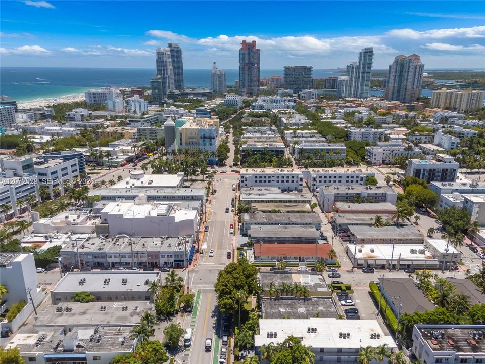 For Sale: $375,000 (2 beds, 2 baths, 825 Square Feet)
