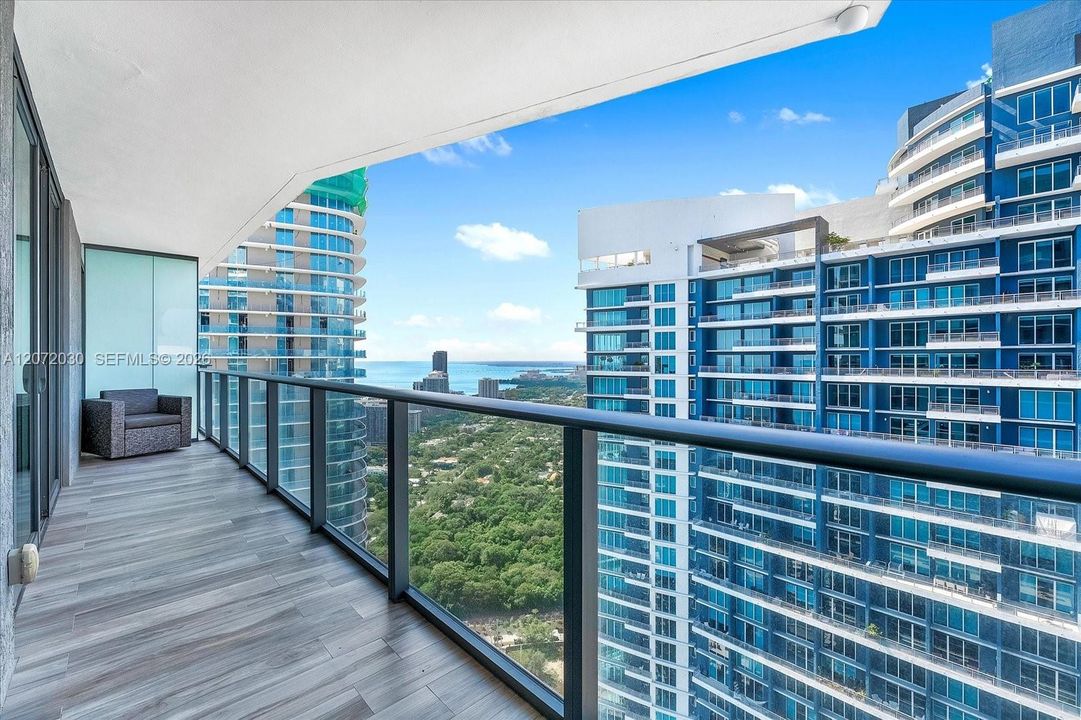 For Sale: $535,000 (1 beds, 1 baths, 570 Square Feet)