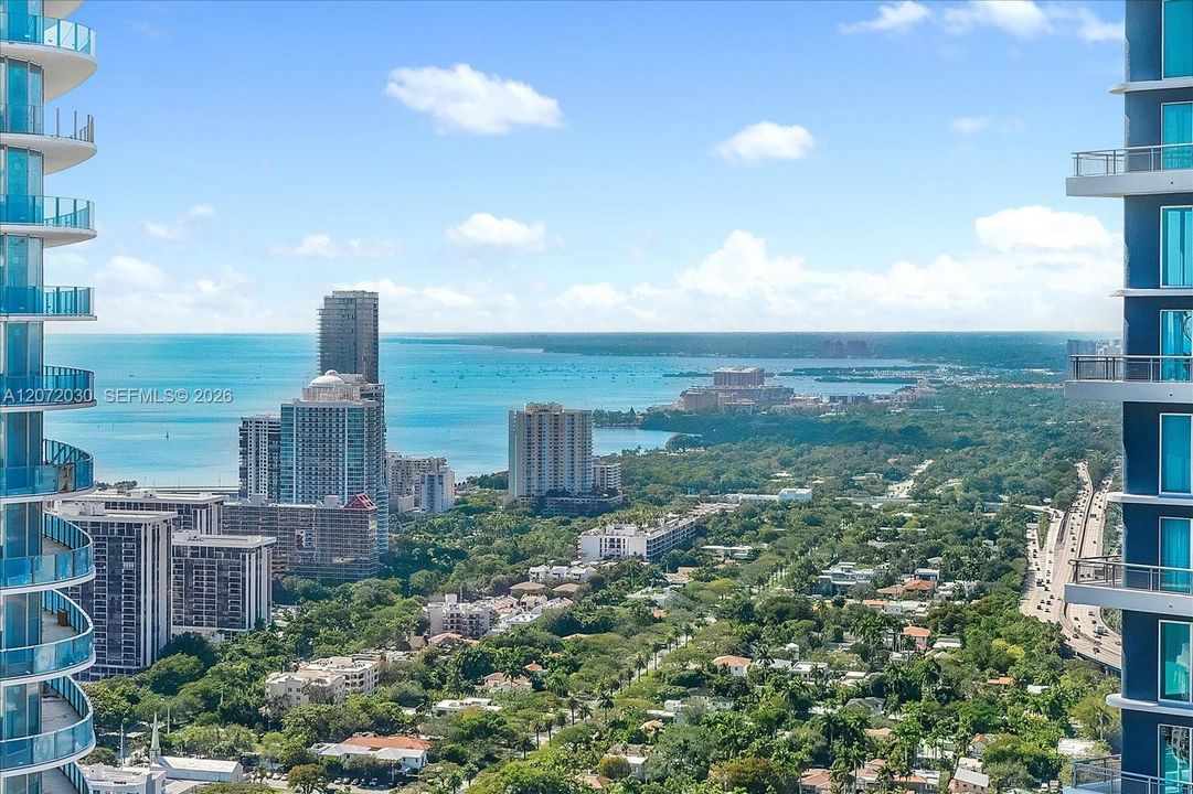For Sale: $535,000 (1 beds, 1 baths, 570 Square Feet)