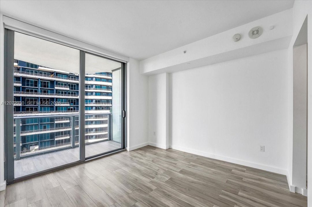 For Sale: $535,000 (1 beds, 1 baths, 570 Square Feet)