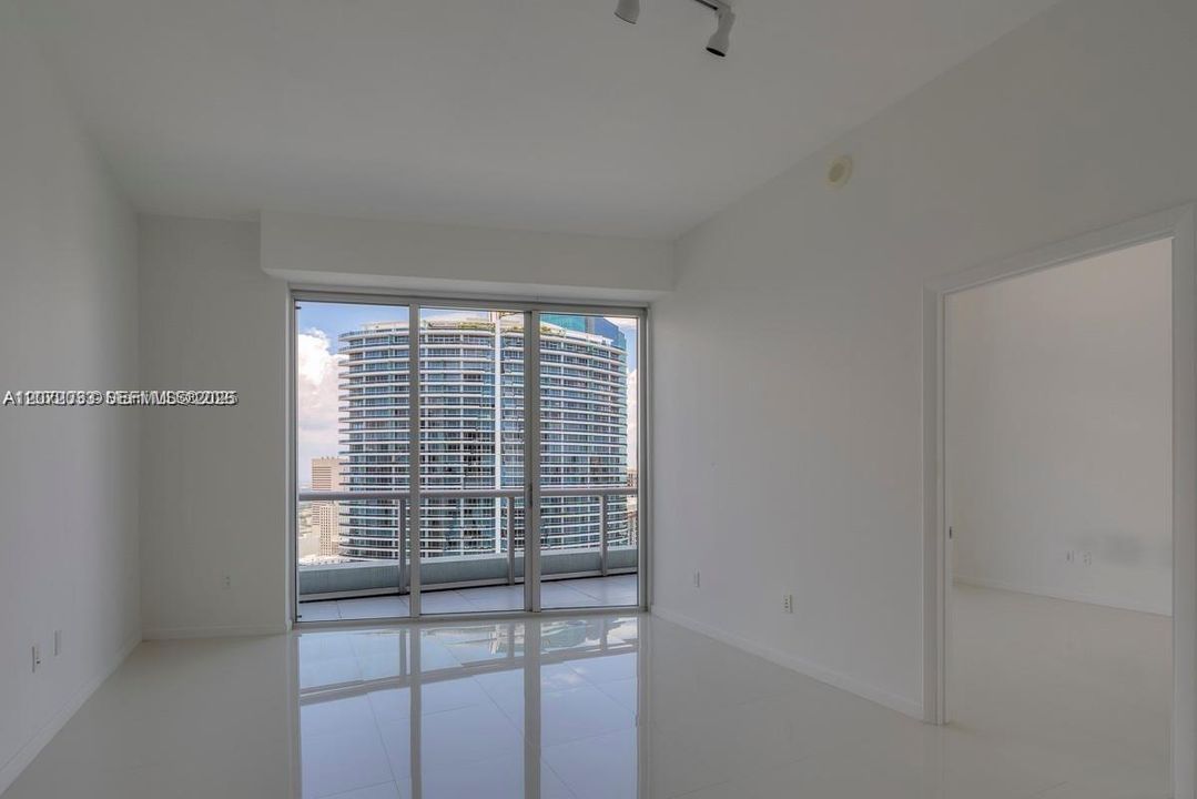 For Rent: $3,200 (1 beds, 1 baths, 597 Square Feet)