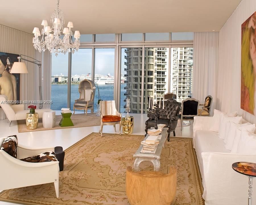 For Rent: $3,200 (1 beds, 1 baths, 597 Square Feet)