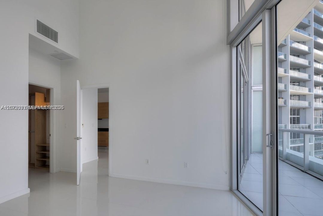 For Rent: $3,200 (1 beds, 1 baths, 597 Square Feet)