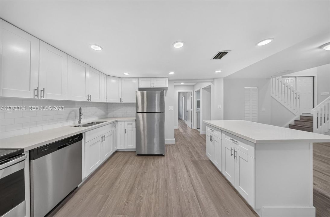 For Sale: $499,000 (2 beds, 2 baths, 2039 Square Feet)