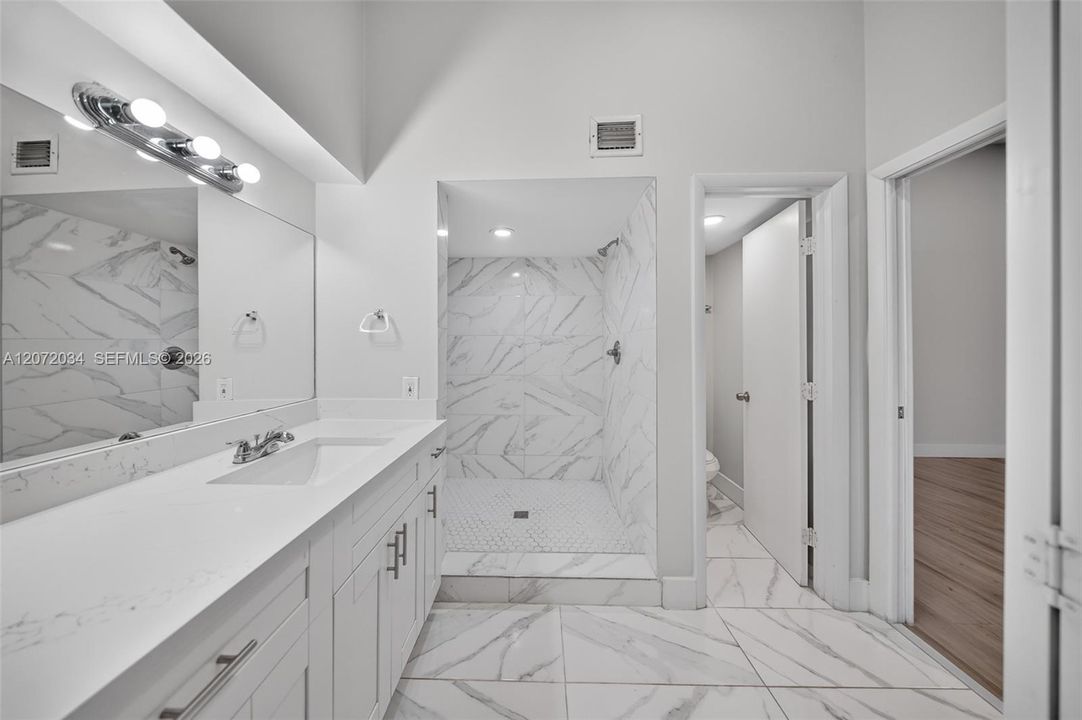 For Sale: $499,000 (2 beds, 2 baths, 2039 Square Feet)