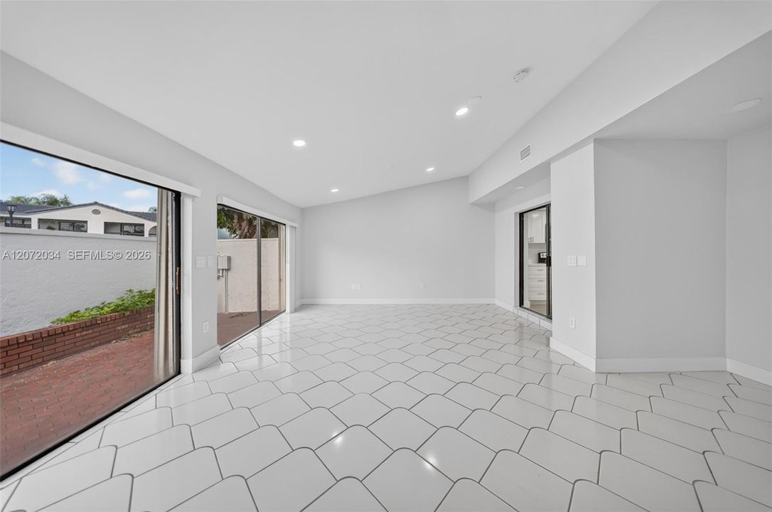 For Sale: $499,000 (2 beds, 2 baths, 2039 Square Feet)