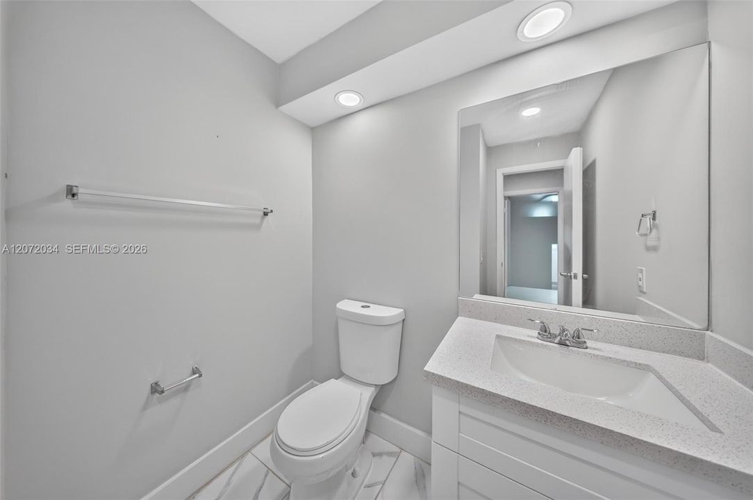 For Sale: $499,000 (2 beds, 2 baths, 2039 Square Feet)