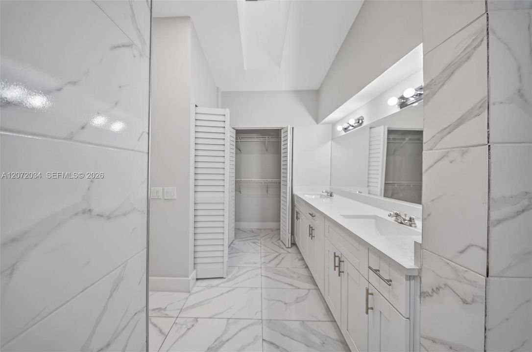 For Sale: $499,000 (2 beds, 2 baths, 2039 Square Feet)
