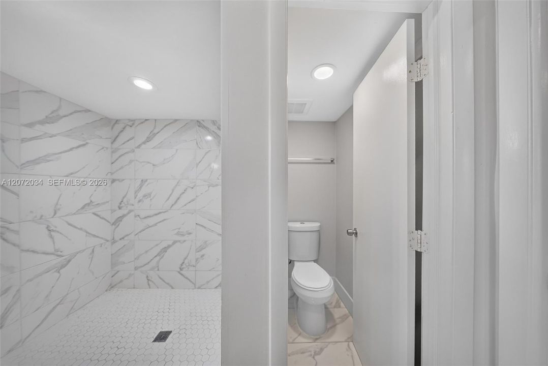 For Sale: $499,000 (2 beds, 2 baths, 2039 Square Feet)