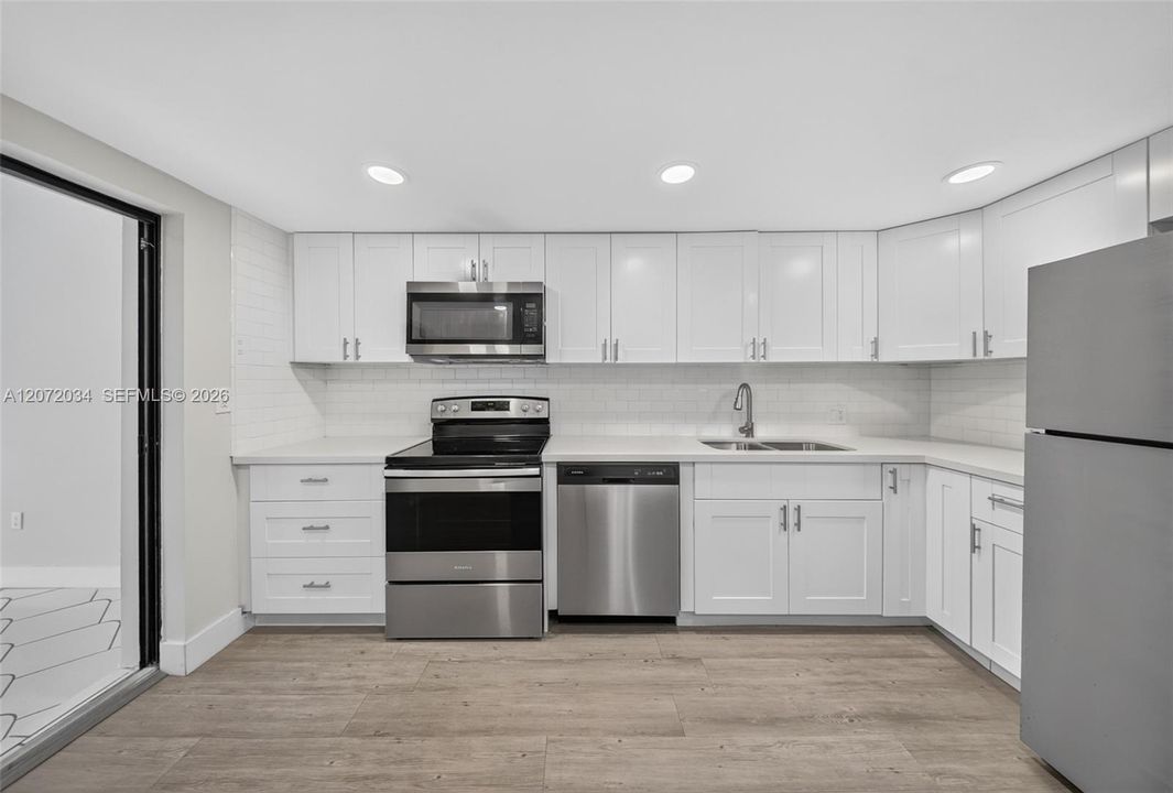 For Sale: $499,000 (2 beds, 2 baths, 2039 Square Feet)