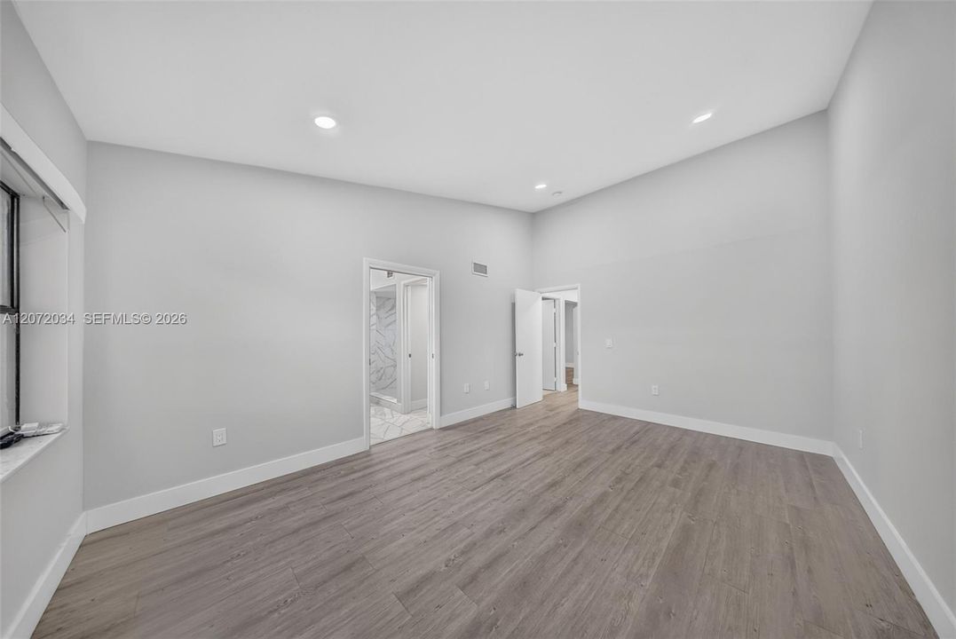 For Sale: $499,000 (2 beds, 2 baths, 2039 Square Feet)
