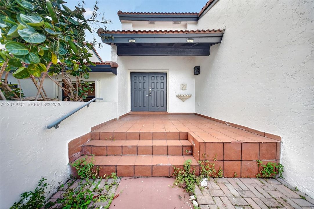 For Sale: $499,000 (2 beds, 2 baths, 2039 Square Feet)