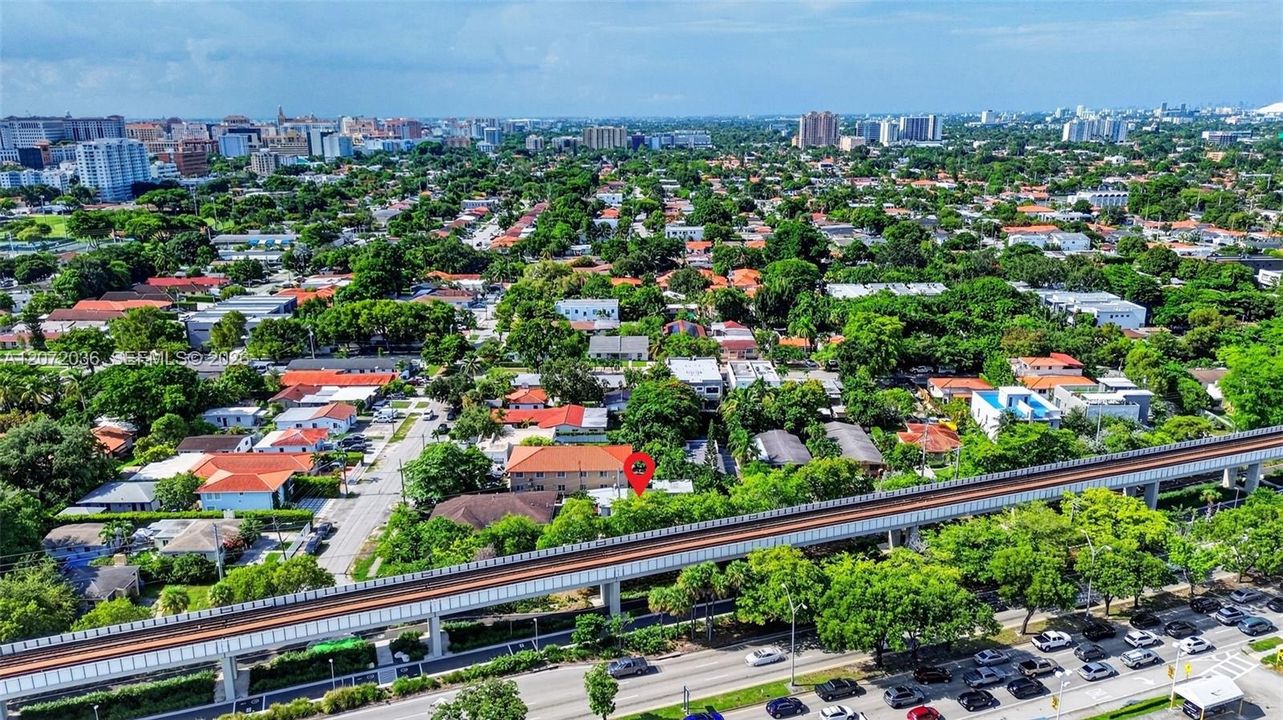 В аренду: $1,800 (1 спален, 1 ванн, 1442 Квадратных фут)