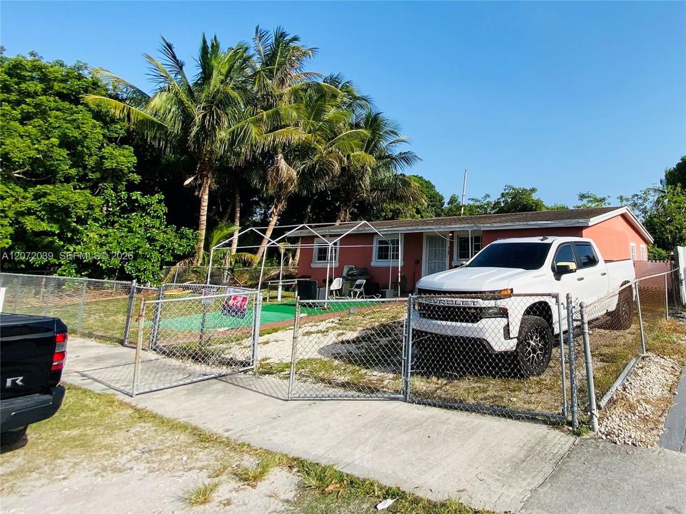 For Rent: $1,550 (1 beds, 1 baths, 450 Square Feet)