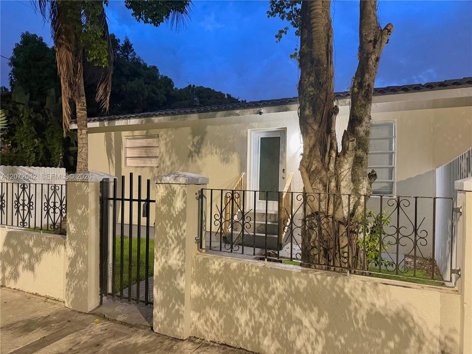 Gated and secure front yard