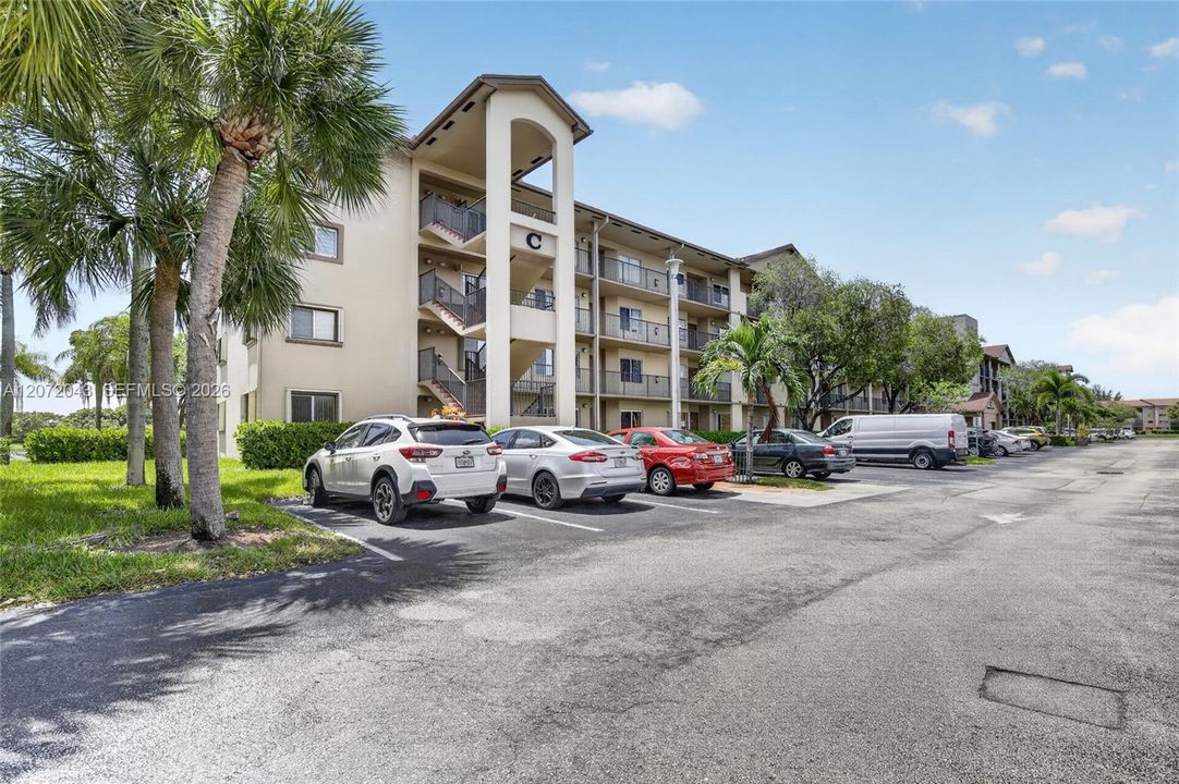 For Rent: $2,600 (2 beds, 2 baths, 1533 Square Feet)