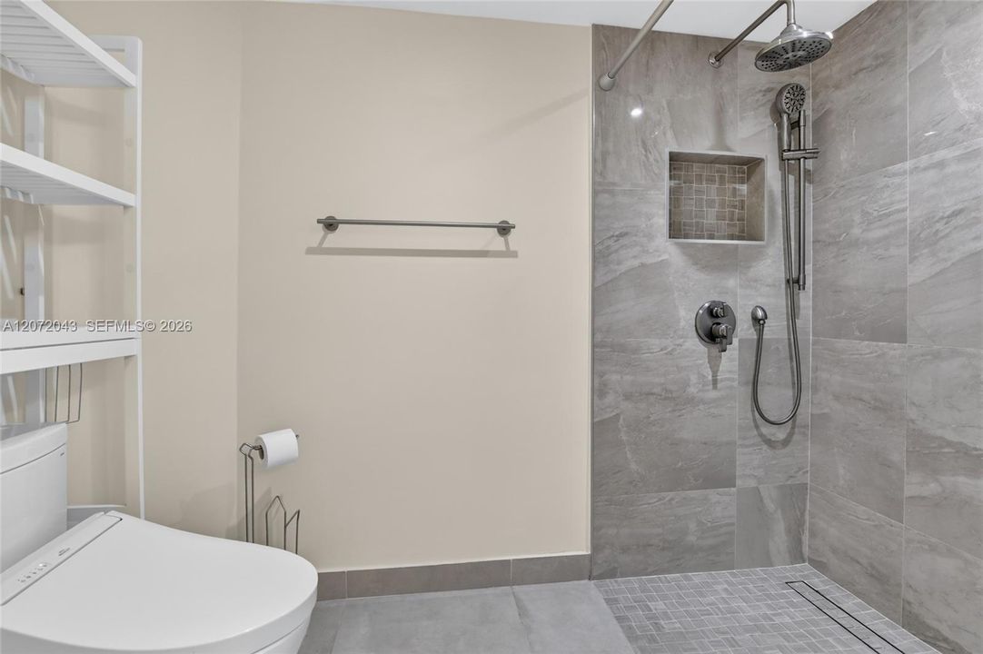 For Rent: $2,600 (2 beds, 2 baths, 1533 Square Feet)