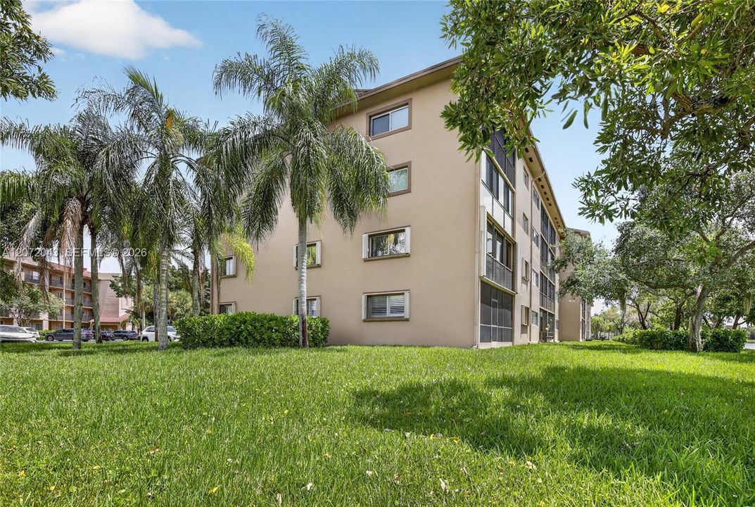 For Rent: $2,600 (2 beds, 2 baths, 1533 Square Feet)