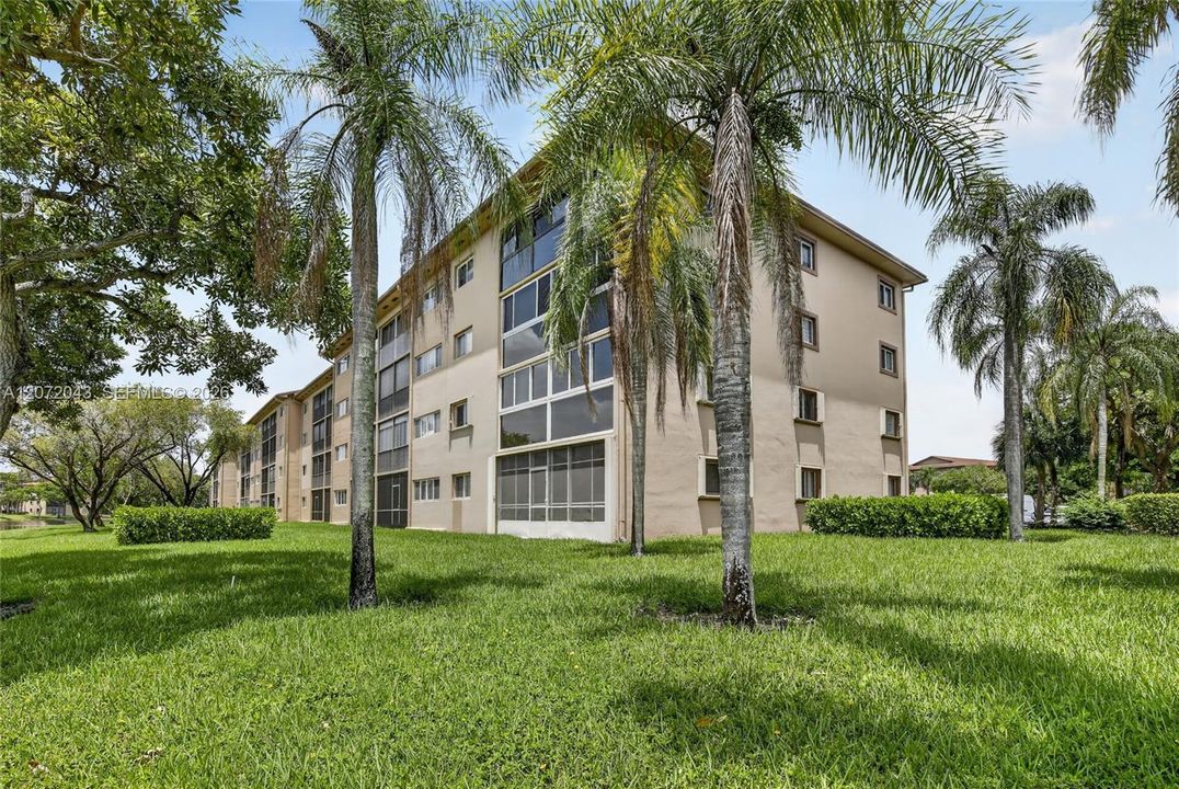 For Rent: $2,600 (2 beds, 2 baths, 1533 Square Feet)