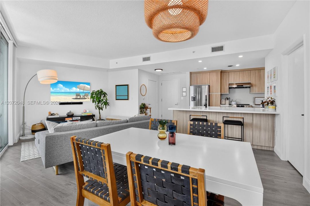 В аренду: $2,950 (1 спален, 1 ванн, 799 Квадратных фут)