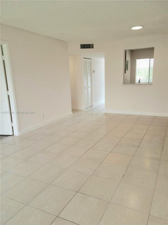 En Renta: $2,000 (2 camas, 2 baños, 832 Pies cuadrados)