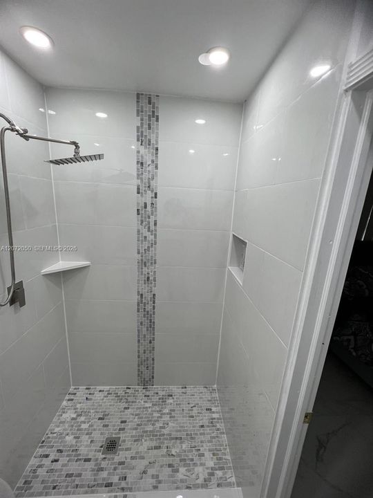 На продажу: $760,000 (6 спален, 3 ванн, 2052 Квадратных фут)
