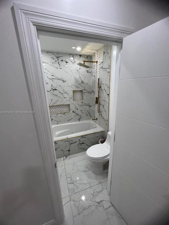На продажу: $760,000 (6 спален, 3 ванн, 2052 Квадратных фут)