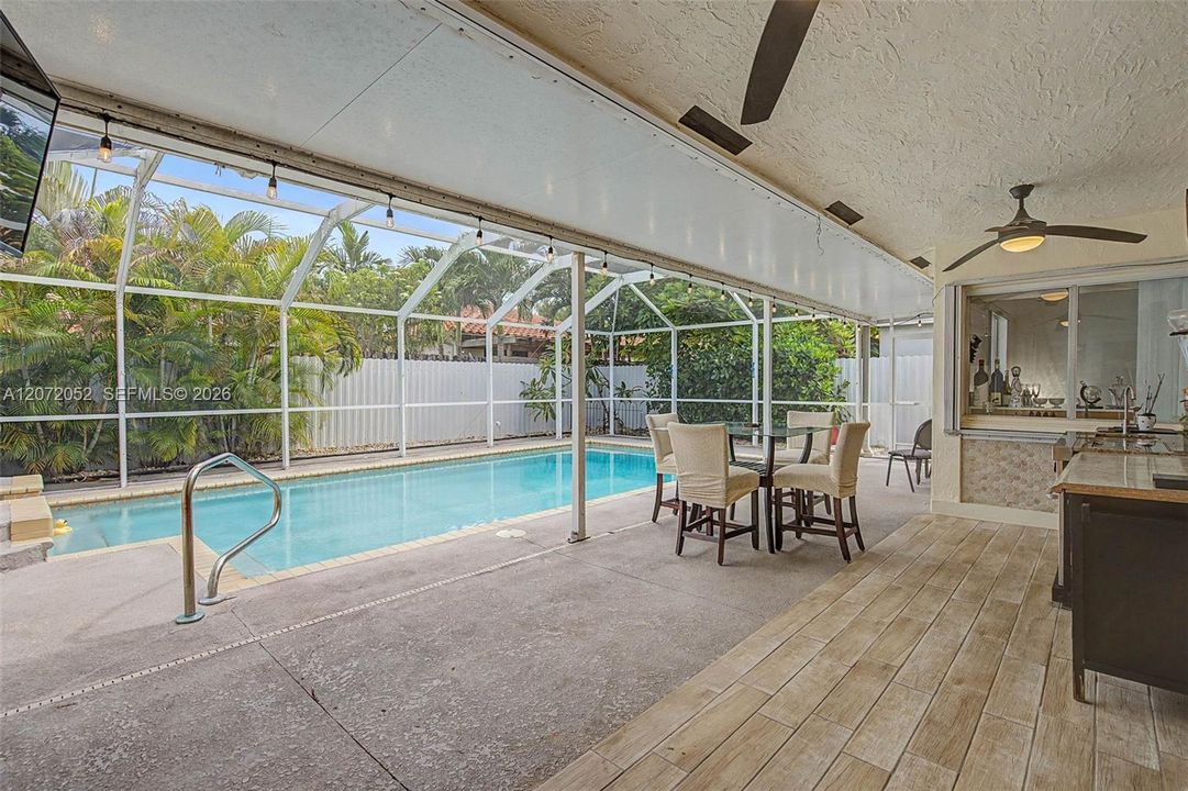 For Sale: $689,900 (3 beds, 2 baths, 1618 Square Feet)
