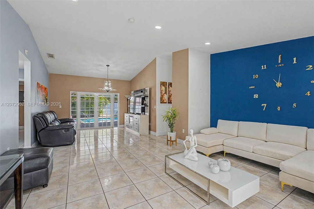 For Sale: $689,900 (3 beds, 2 baths, 1618 Square Feet)