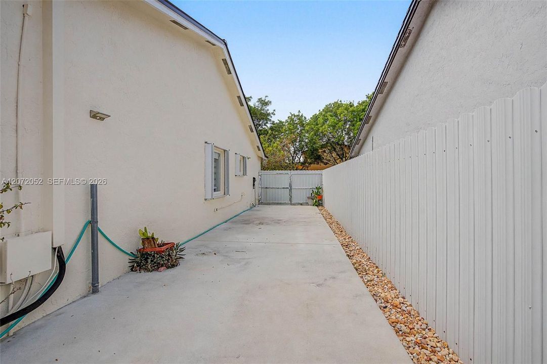 For Sale: $689,900 (3 beds, 2 baths, 1618 Square Feet)