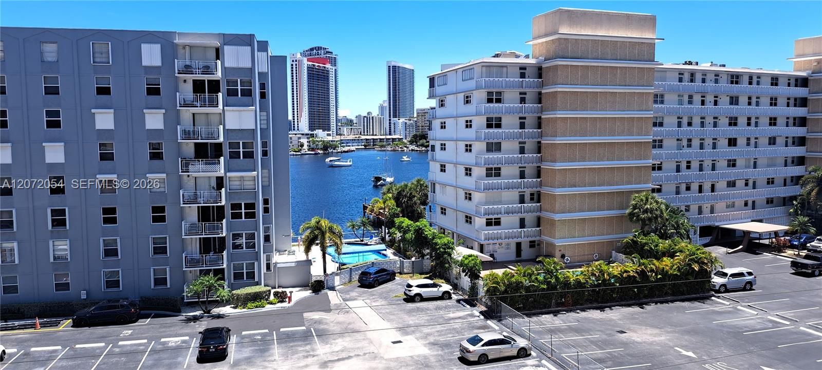 En Venta: $239,900 (1 camas, 2 baños, 868 Pies cuadrados)