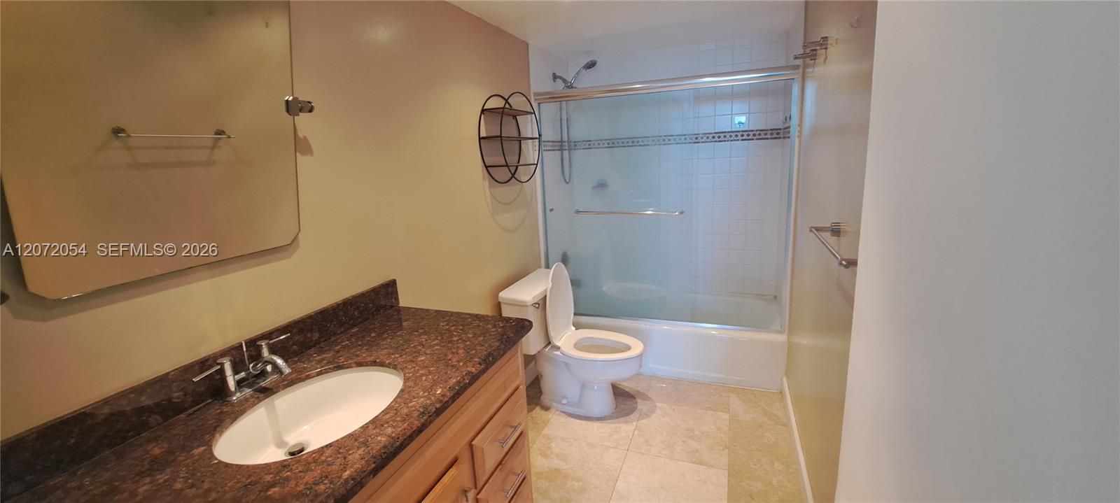 En Venta: $239,900 (1 camas, 2 baños, 868 Pies cuadrados)