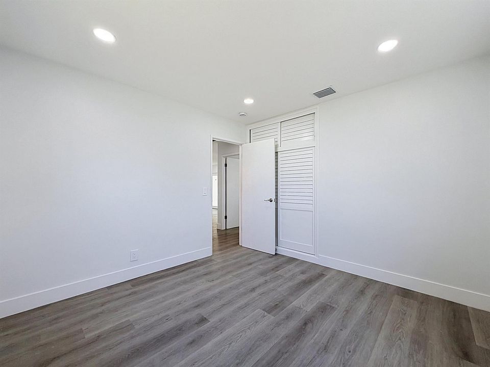 1441-sw-1st-ave_00015