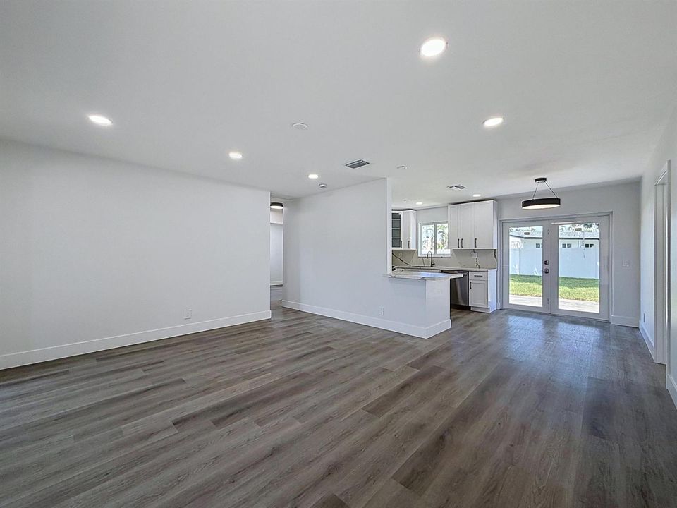 1441-sw-1st-ave_00007