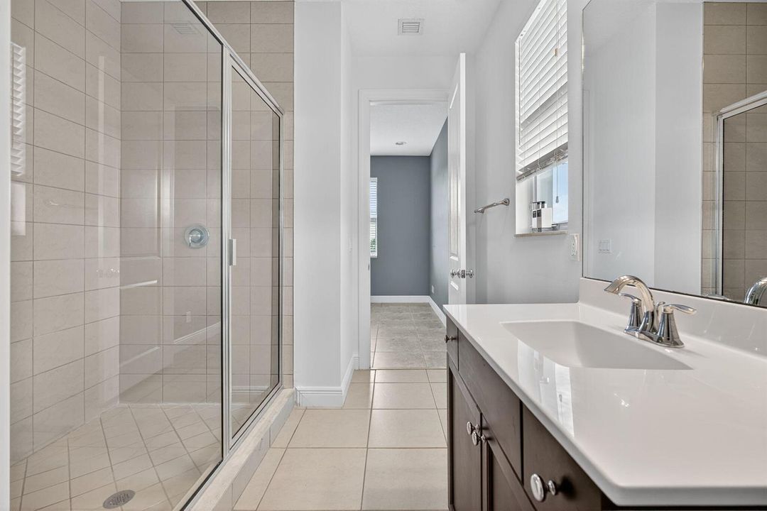 casita bathroom