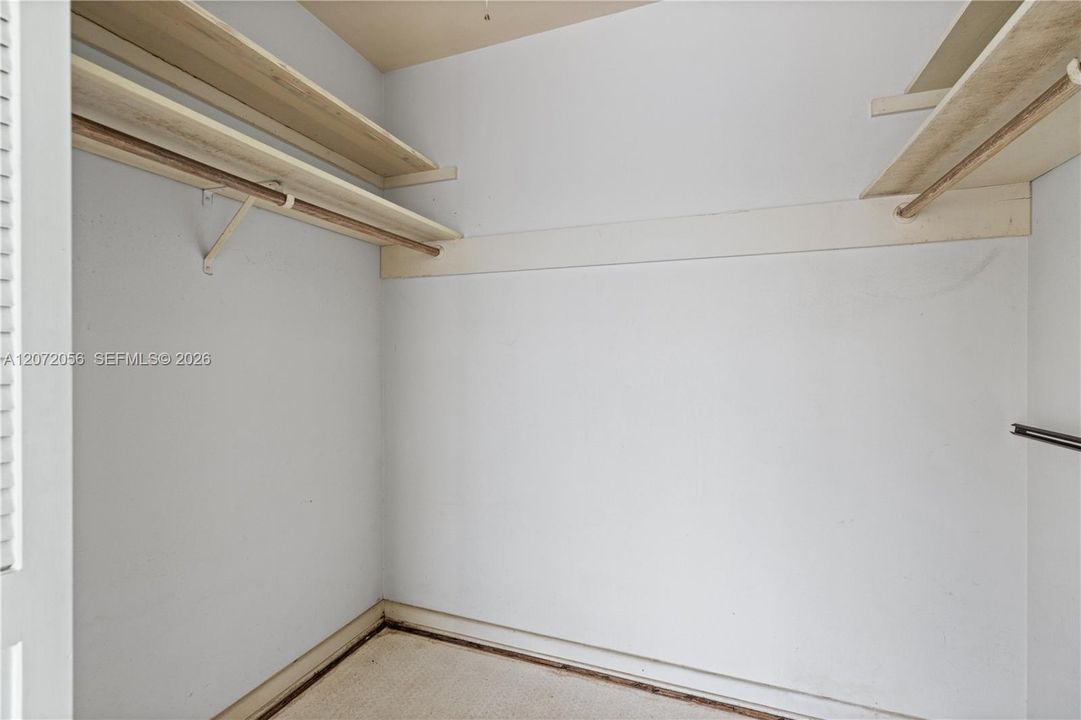 For Sale: $1,100,000 (3 beds, 2 baths, 1724 Square Feet)